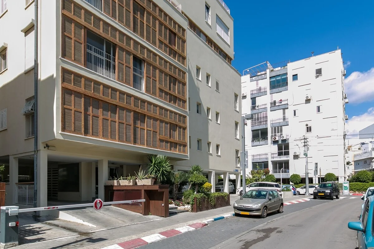 Exterior - Photo 5