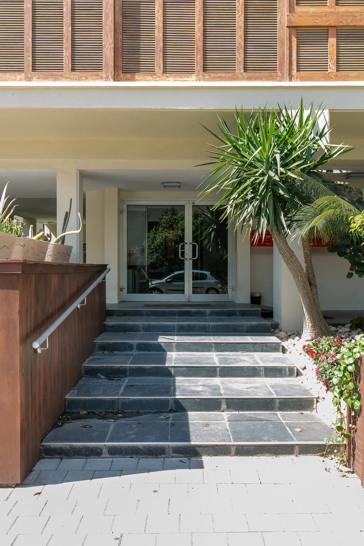 Exterior - Photo 7