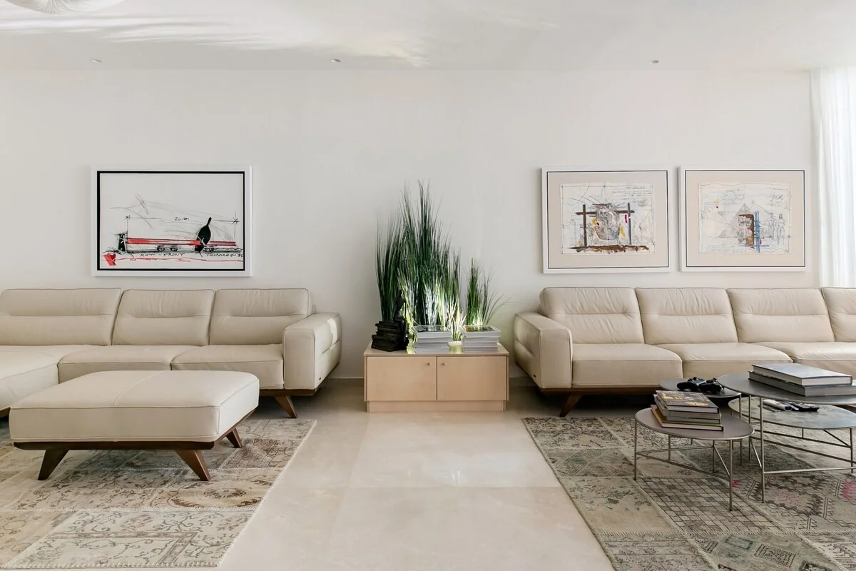 Living Room - Photo 2