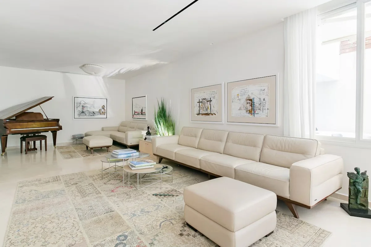Living Room - Photo 7